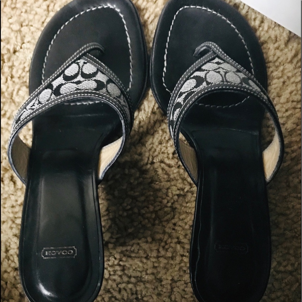Coach kitten heels thong sandals worn once - Picture 2 of 3